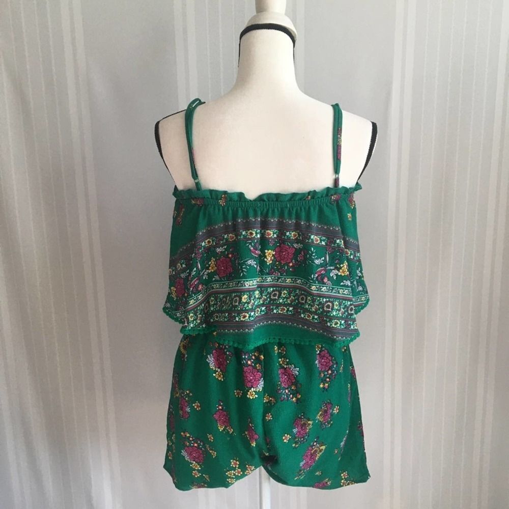 miami Ruffle Floral Romper Sleeveless Green Medium Spaghetti Straps Francesca's - Picture 10 of 10